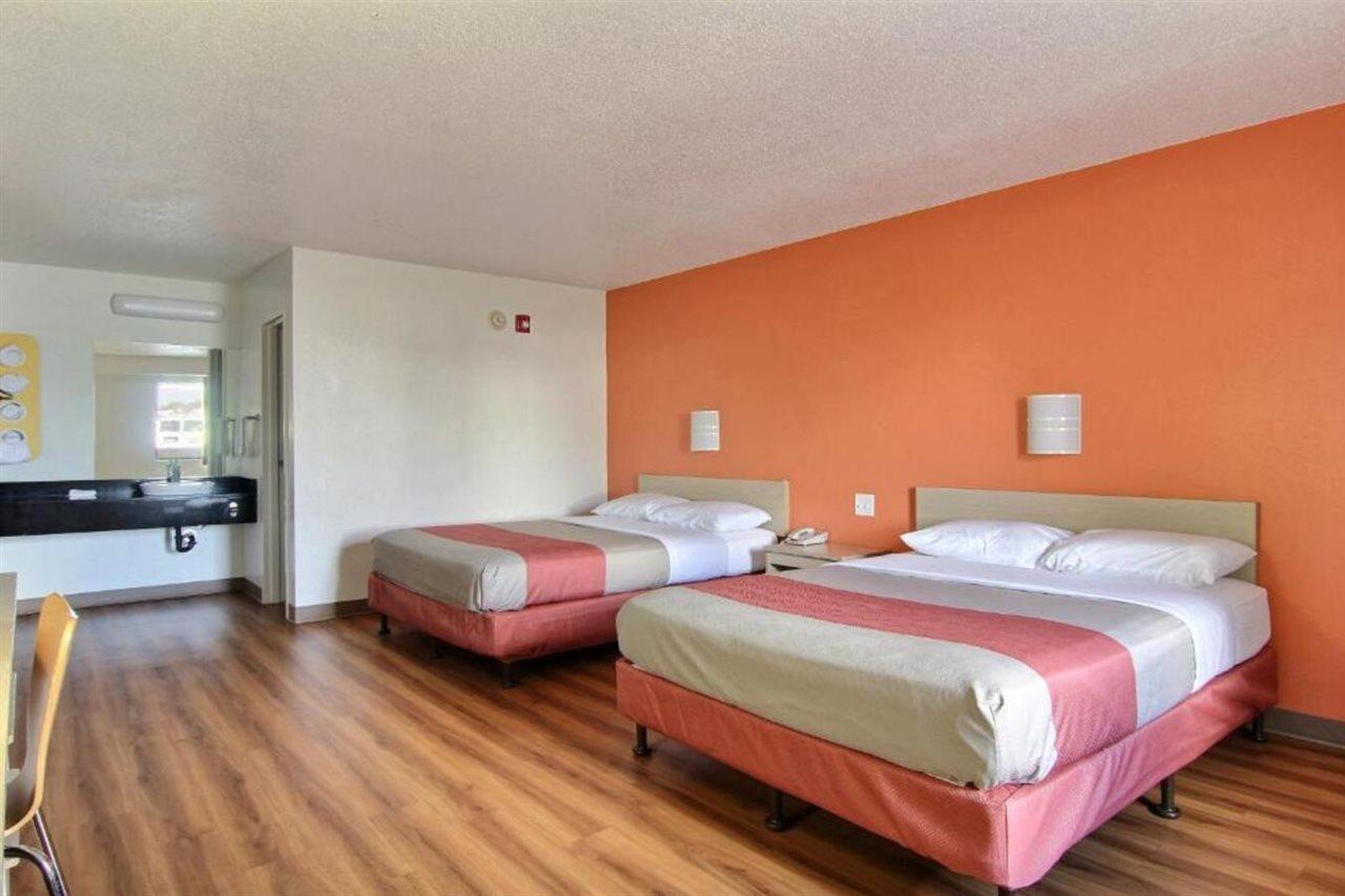 Motel 6-Middleburg Heights, Oh - Cleveland Esterno foto